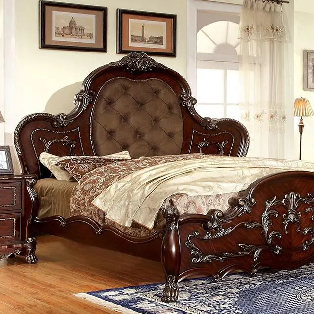 Castlewood Farmhouse-Style Queen Bed with Slatted Headboard and Solid Pine Construction
