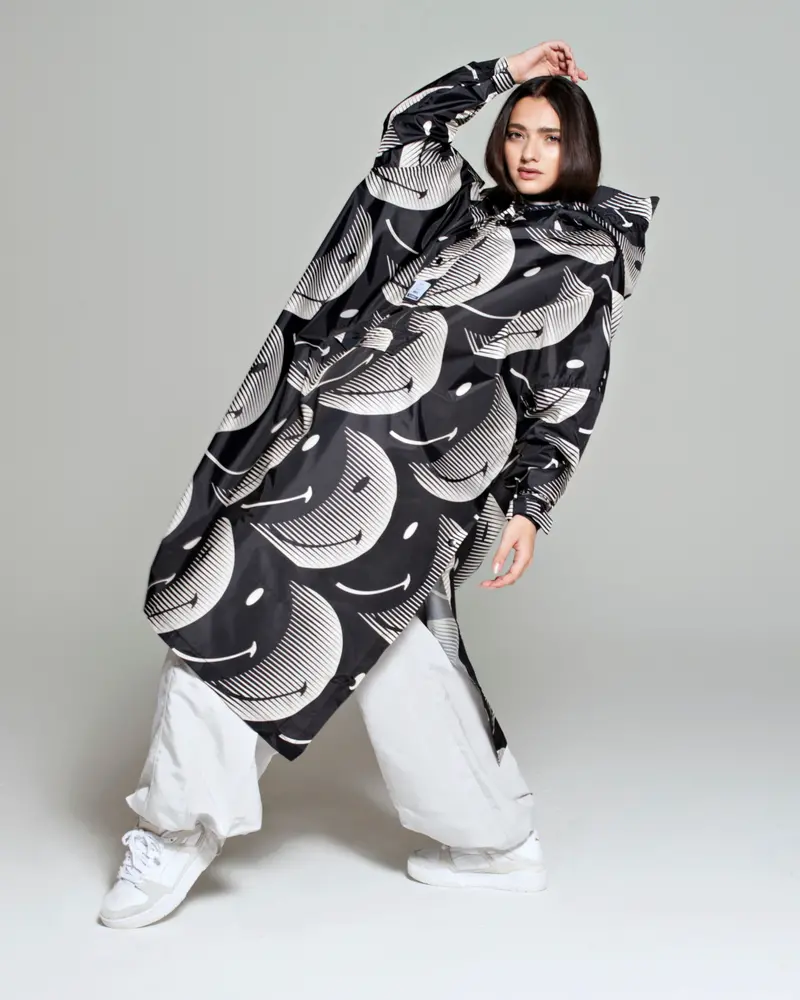 Half Moon x Smiley Rain Poncho – Dark Blue Waterproof