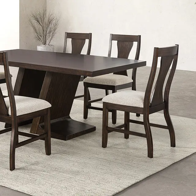 Holsworthy Rectangular Extendable Dining Table