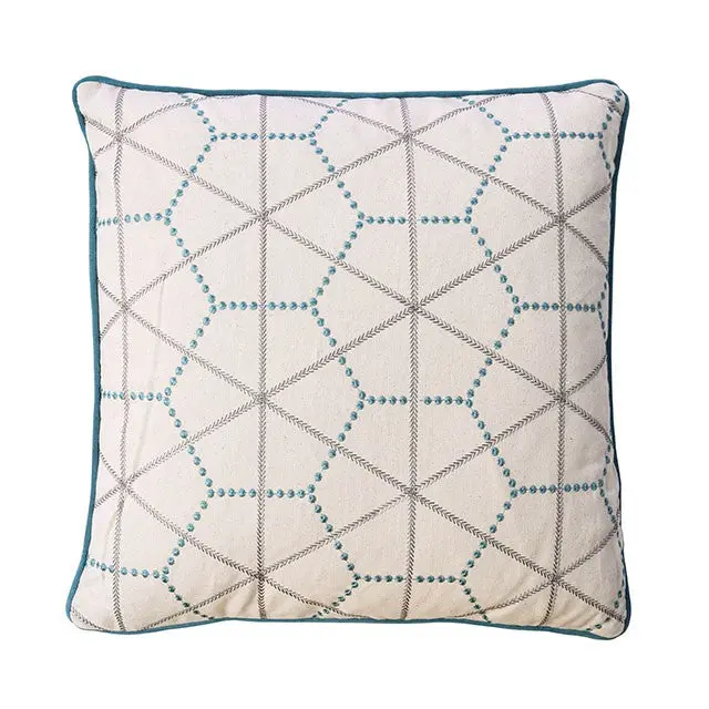 Lee Decorative Throw Pillow – Soft Accent Cushion