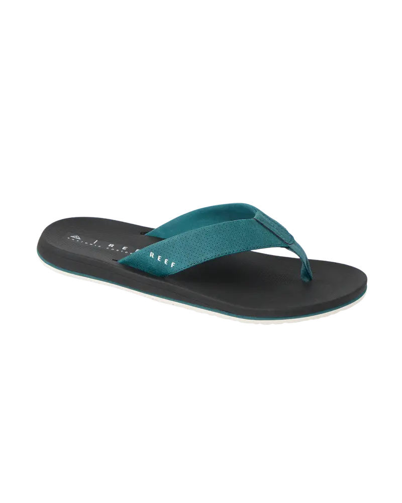 The Nox Mediterranea and Black Flip Flops