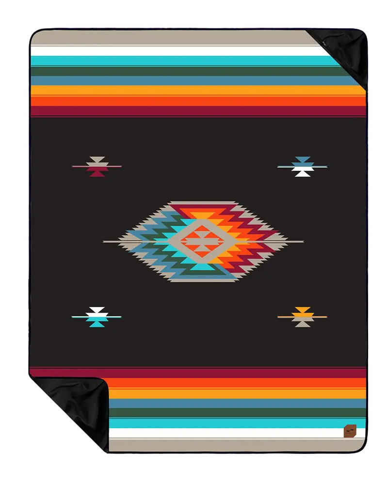 Valen Camp Blanket – Black Outdoor Throw